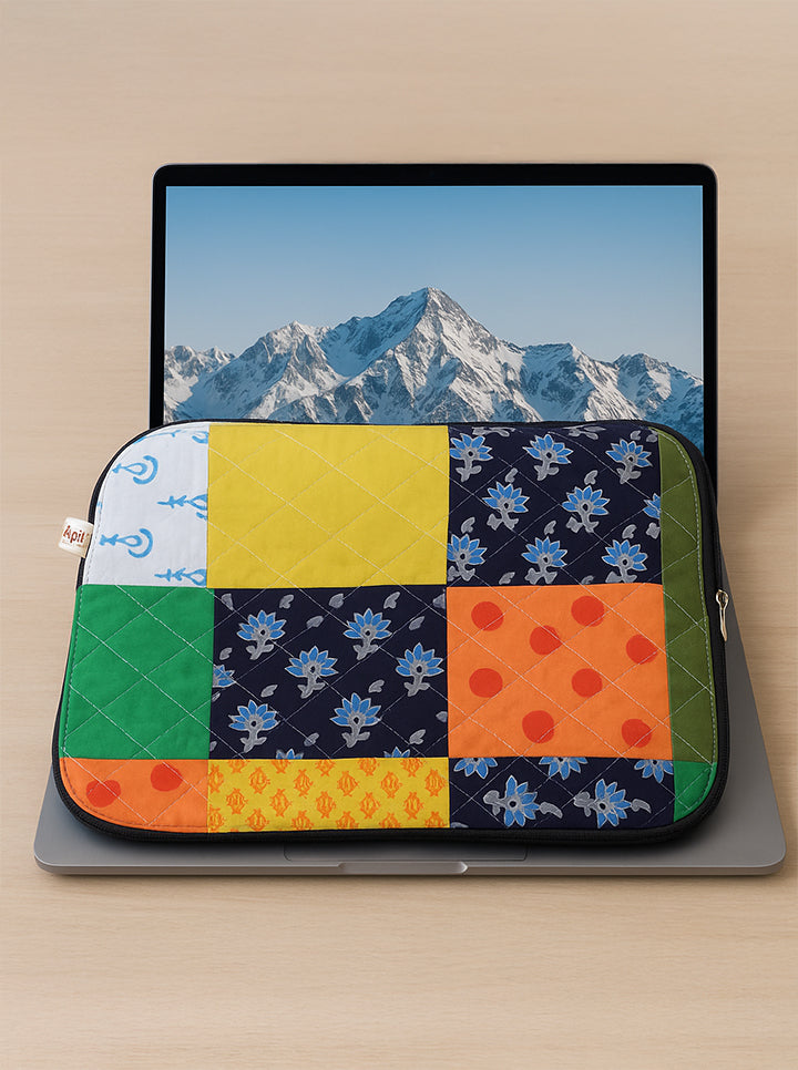 Quited Laptop Cover (Multicolour)