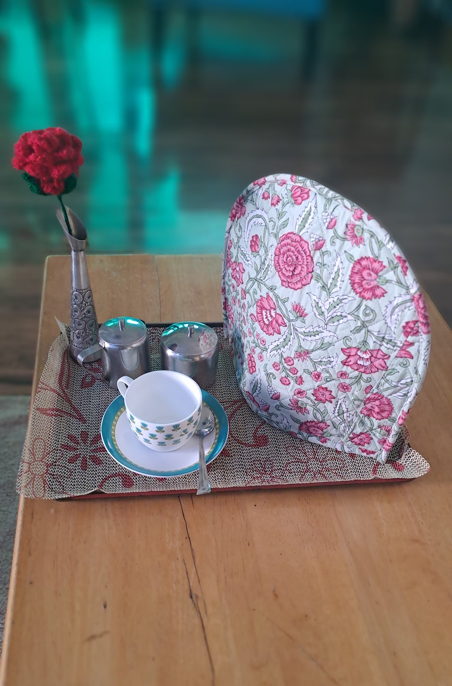 Tea Cozy( Teapot Cover) (Roses Pattern)