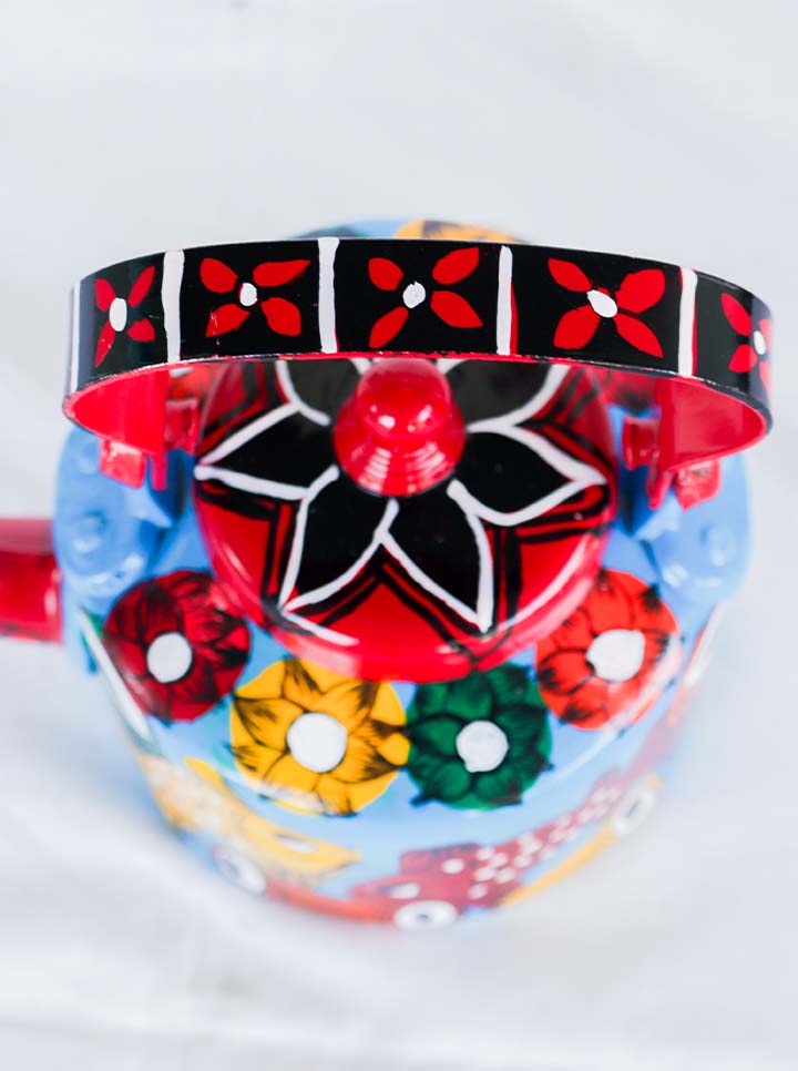 Hand-Painted Pattachitra Kettle – Fish Motif Folk Art (Blue And Maroon)