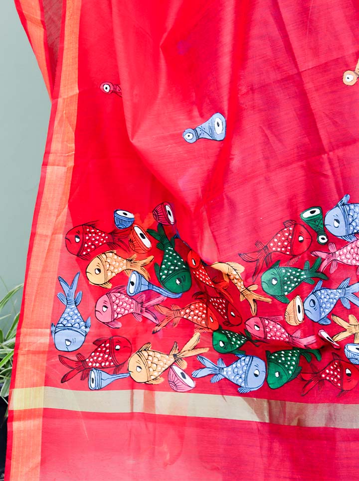 Hand-Painted Pattachitra Dupatta ā Vibrant Fish Motif