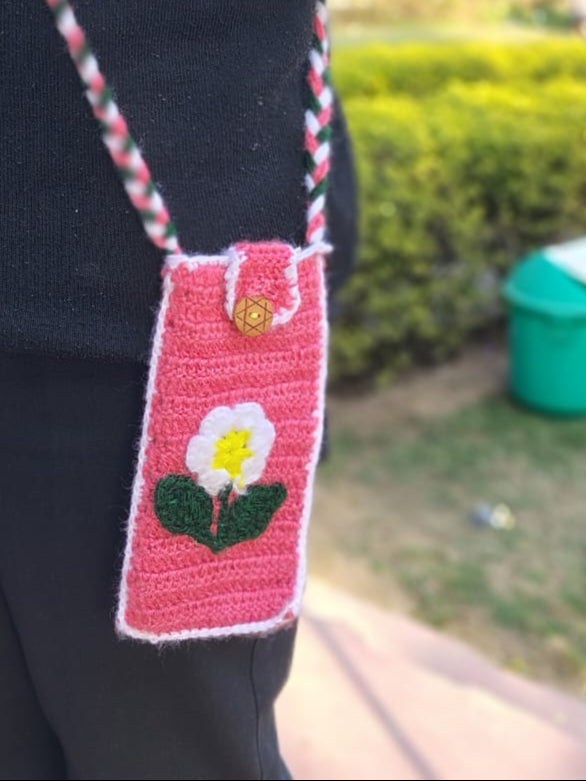 Handmade Crochet Mobile Cover – Stylish & Protective (Pink)