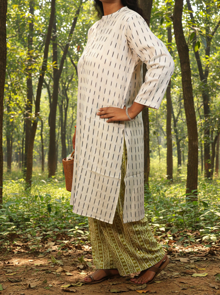 Classic White Kurti with Black Linear Design – Minimal & Elegant