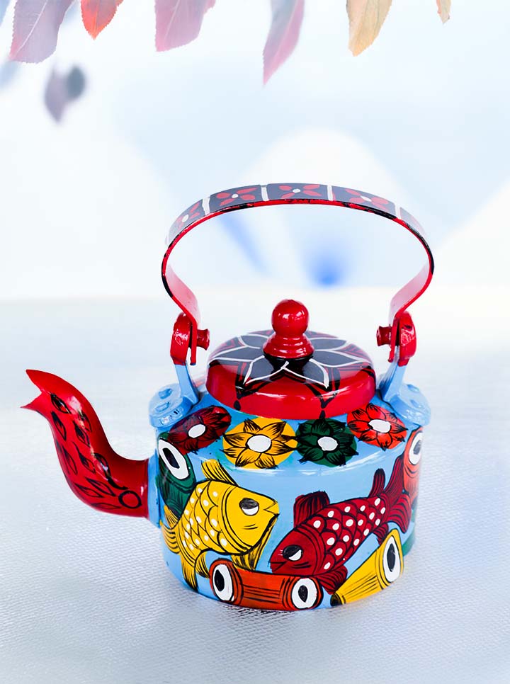 Hand-Painted Pattachitra Kettle – Fish Motif Folk Art (Blue And Maroon)