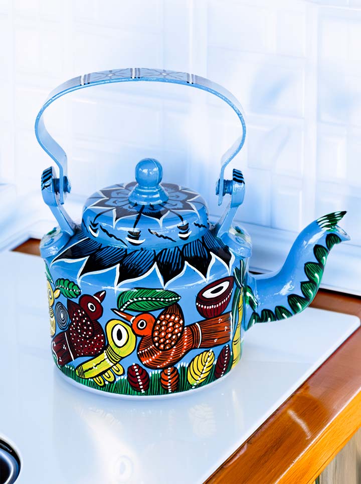 Hand-Painted Bird Pattachitra Kettle β A Fusion of Art & Functionality (Blue)