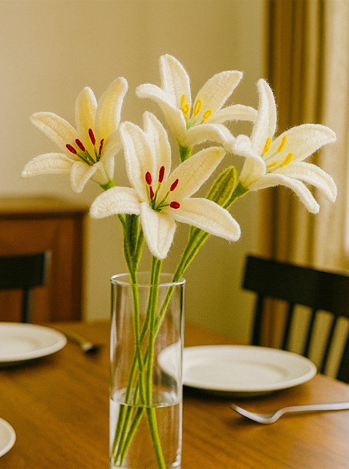 Handmade Crochet White Lily – Elegant Bloom for Timeless Décor