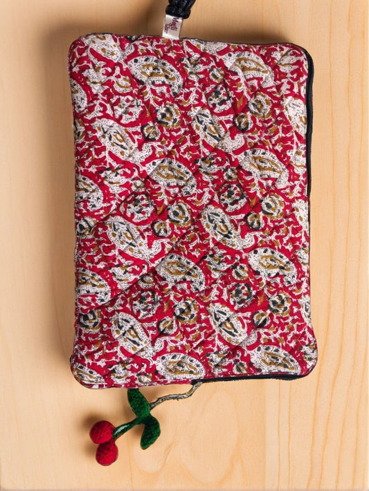 Handmade Quilted Laptop Sleeve – Red & White Ajrakh Print