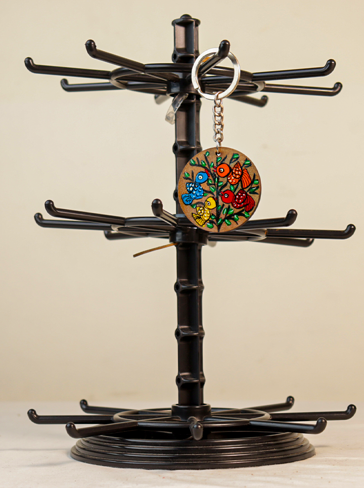 Hand-Painted Wooden Bird Design Keychain – Artistic & Unique Charm