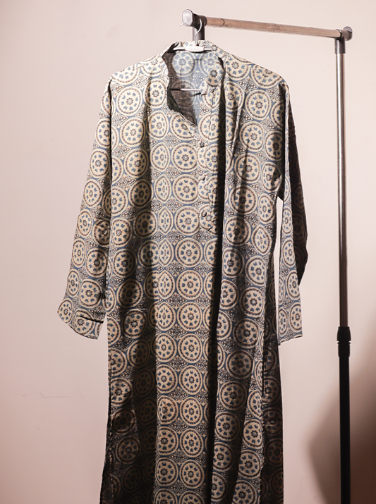Elegant Grey Kurta with Traditional Block Print – Understated Charm, Handcrafted Grace