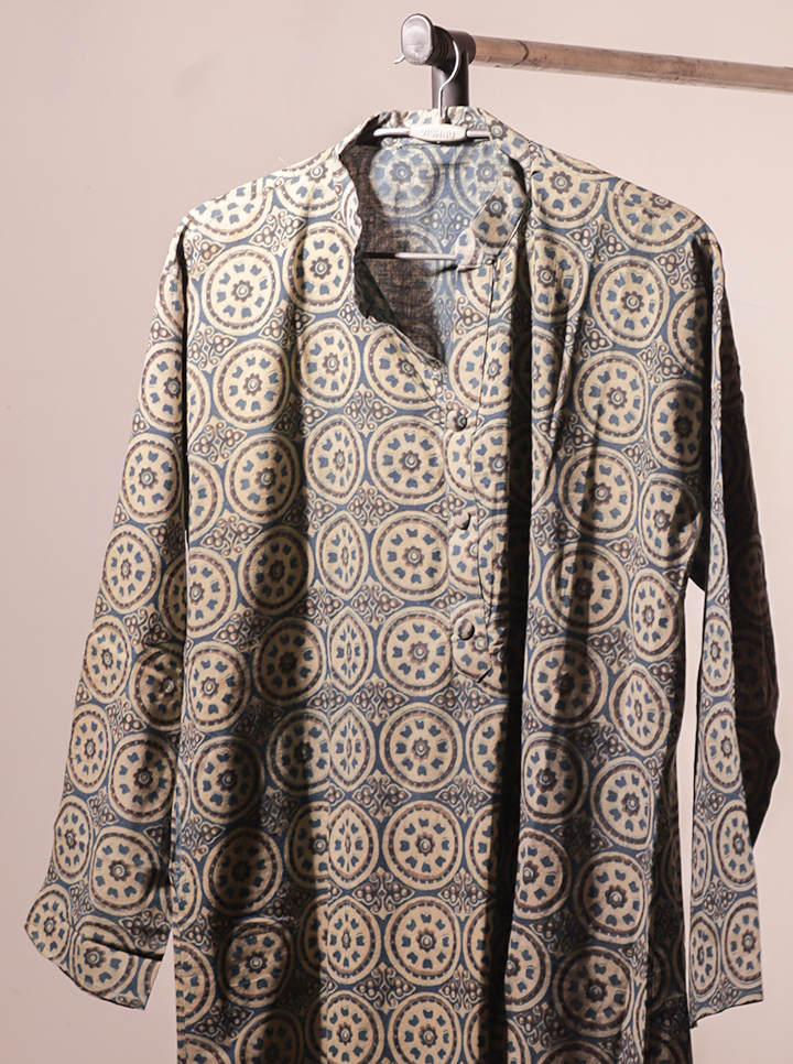 Elegant Grey Kurta with Traditional Block Print – Understated Charm, Handcrafted Grace