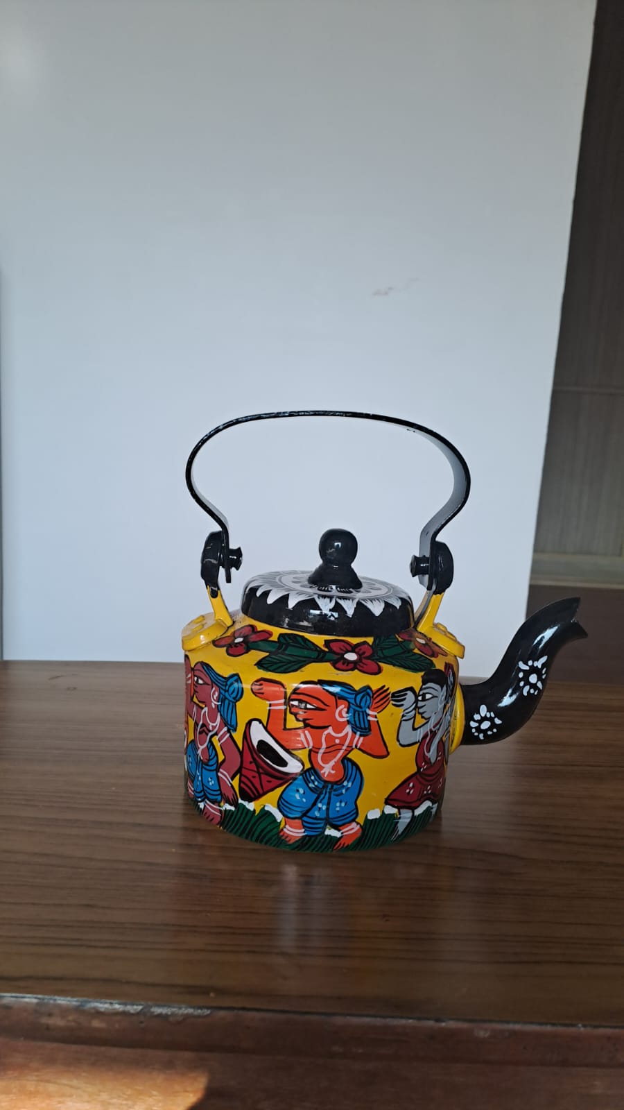 Hand-Painted Pattachitra Kettle – A Fusion of Tradition & Art